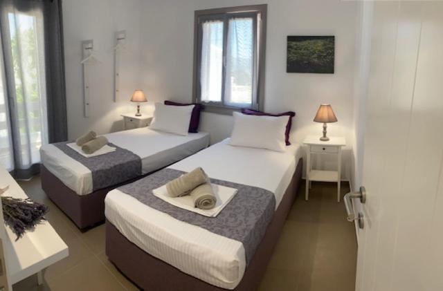 Levanda Guest Houses Andiparos Bagian luar foto