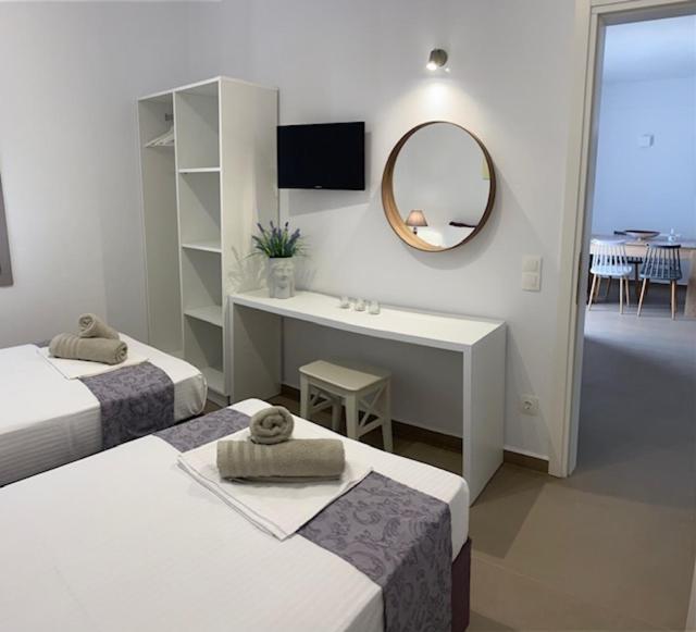 Levanda Guest Houses Andiparos Bagian luar foto